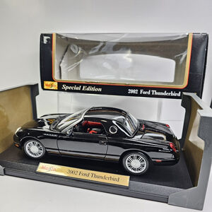 Maisto 2002 Ford Thunderbird Coupe Roadster 1:18 Scale Diecast Model Car Black